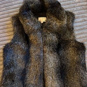 Alberto Makali Faux Fur Vest in Black and Gray